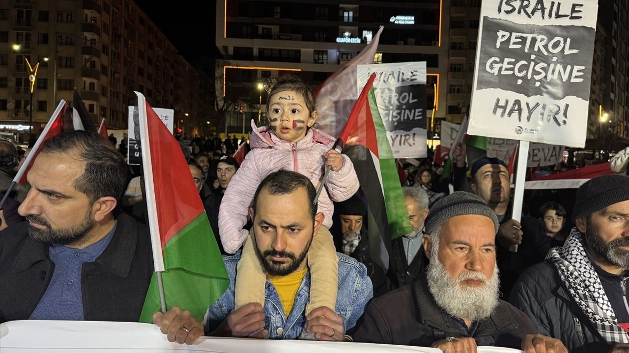 Elazığ'da Filistin'e Destek Yürüyüşü Düzenlendi