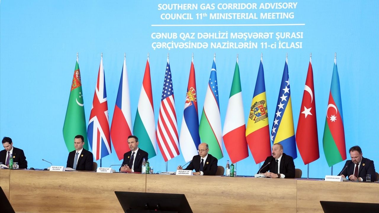 Enerji ve Tabii Kaynaklar Bakanı Bayraktar, Güney Gaz Koridoru Toplantısında Enerji Güvenliğine Dikkat Çekti