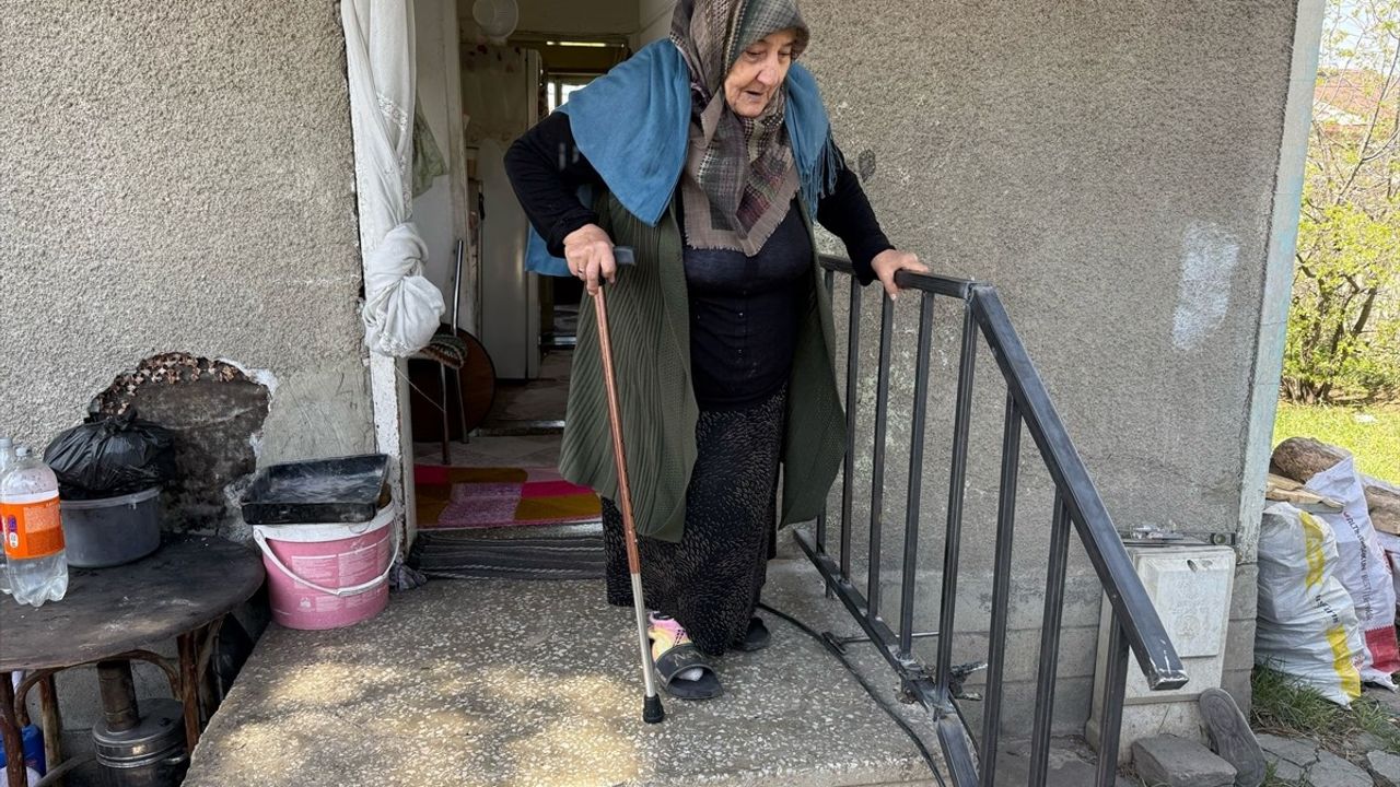 Erzincan Meslek Lisesi Öğrencileri İhtiyaç Sahiplerine Destek Oluyor