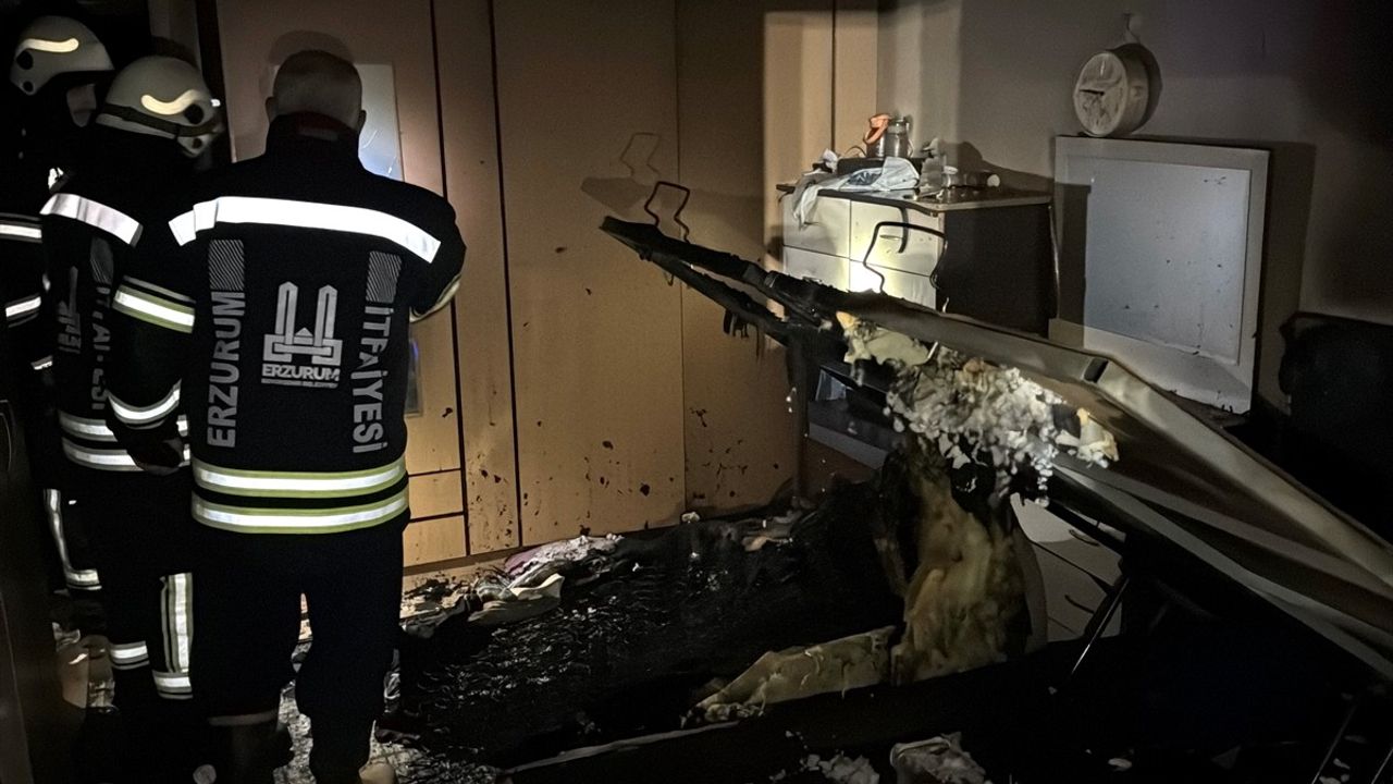Erzurum'da Apartman Yangınında 16 Kişi Dumandan Etkilendi