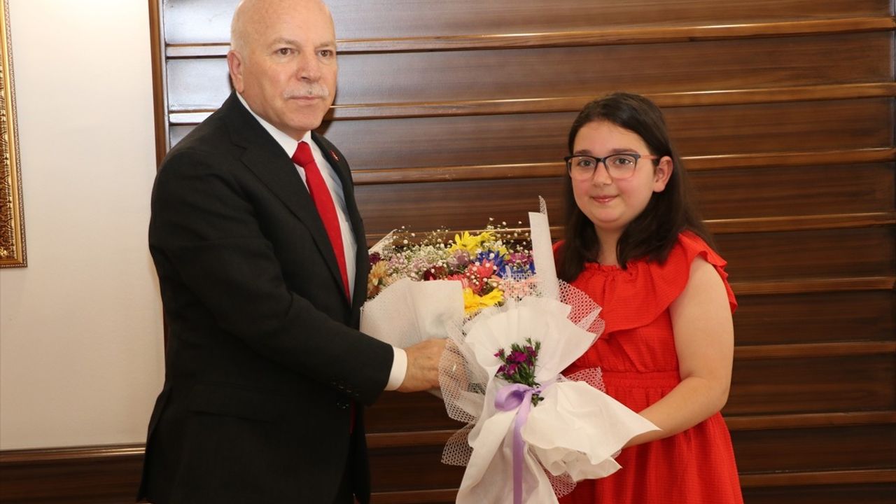 Erzurum'da Öğrenci Gazze'ye Destek İçin Boykot Çağrısında Bulundu