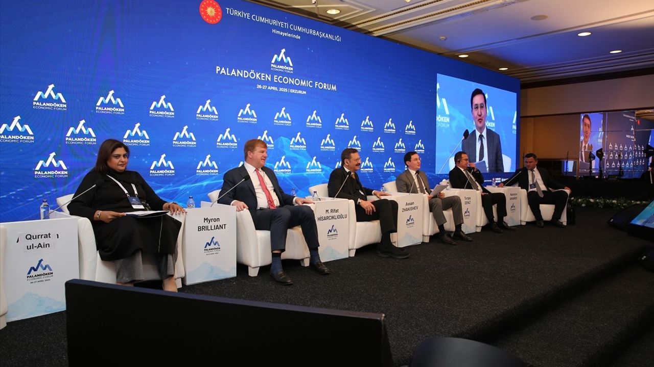 Erzurum'da Palandöken Ekonomi Forumu Devam Ediyor