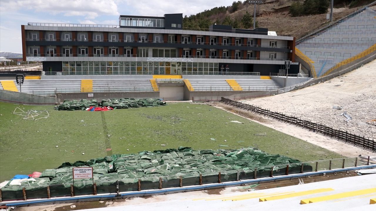 Erzurum'daki Kayakla Atlama Kuleleri Ahşapla Yenileniyor