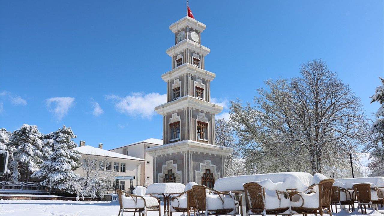 Erzurum, Kars ve Erzincan'da Kar Yağışı Etkisini Gösteriyor