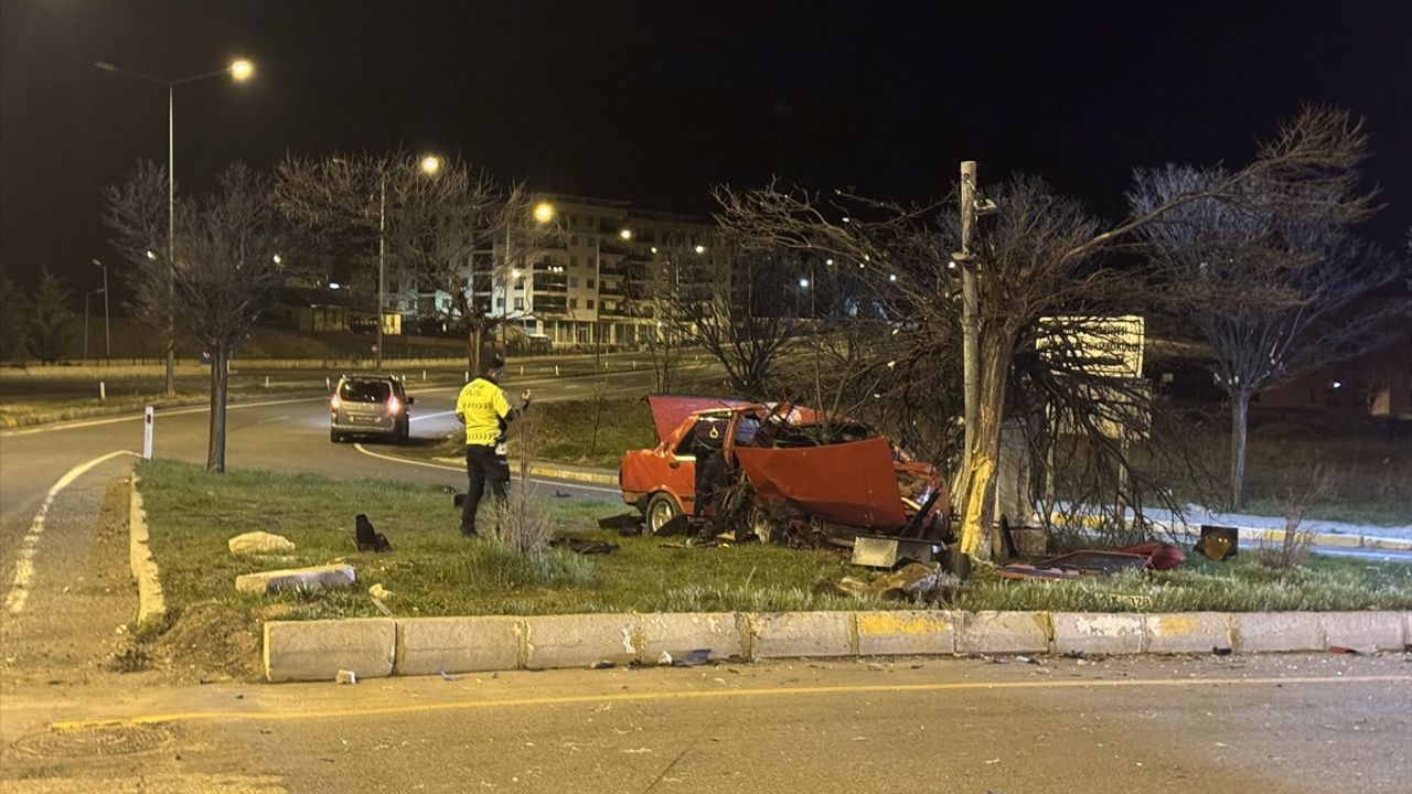Erzurum Oltu'da Trafik Kazası: 4 Yaralı