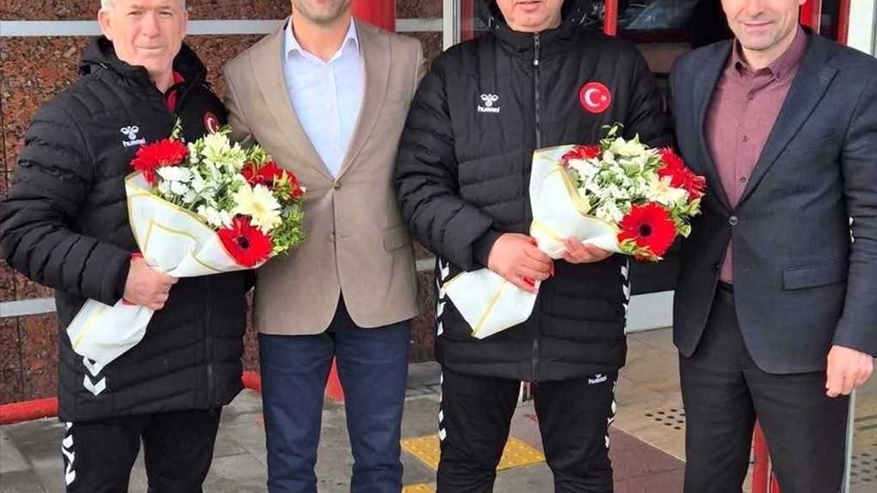 Erzurum'un Tekvandocuları Avrupa'dan İki Madalya ile Döndü