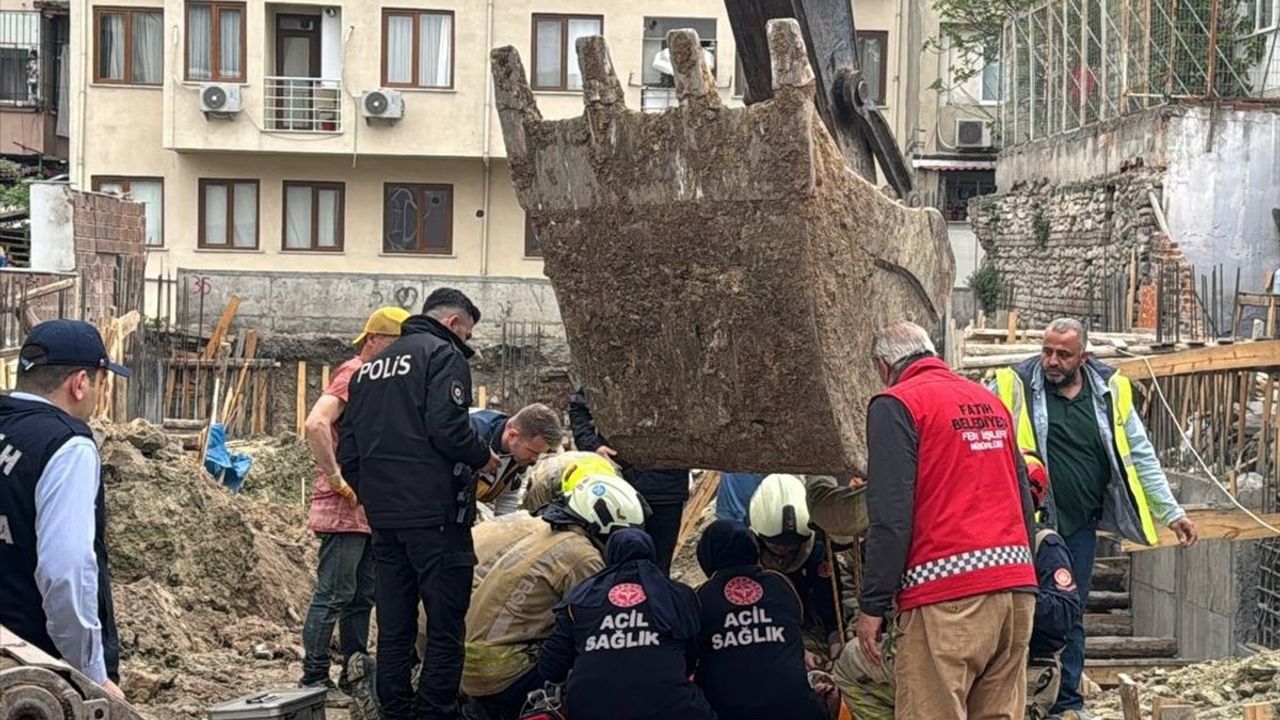 Fatih'te İnşaat Alanında Kamyon Sürüsü Ağır Yaralandı