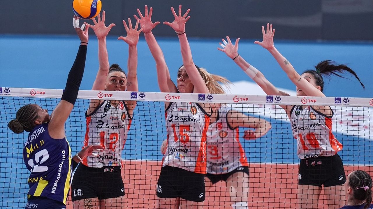 Fenerbahçe Medicana, AXA Sigorta Kadınlar Kupa Voley Şampiyonu Oldu