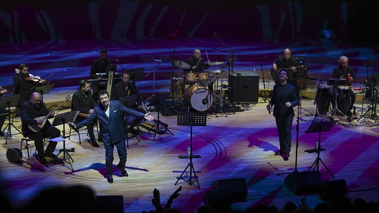 Ferdi Tayfur, CSO'da düzenlenen konserle anıldı