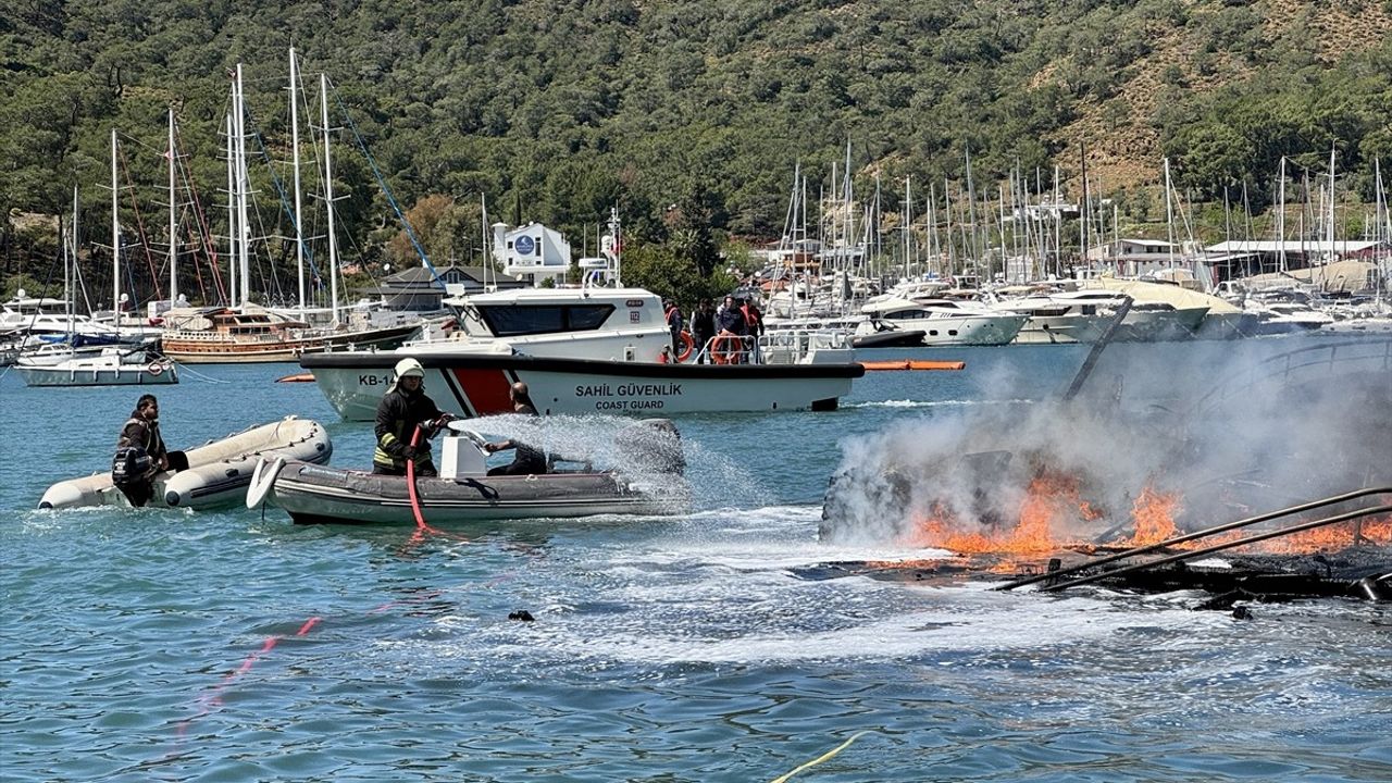 Fethiye'de Yangın: 3 Motor Yat ve 1 Yelkenli Kullanılamaz Hale Geldi