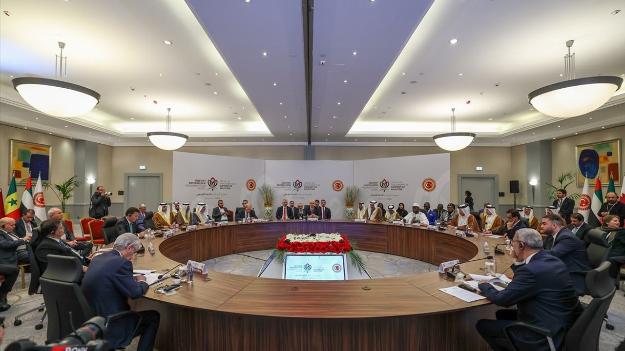 Filistin'i Destekleyen Parlamentolar Grubu Yuvarlak Masa Toplantısı Gerçekleştirildi