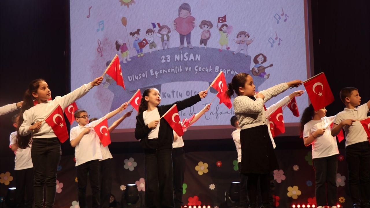 Fransa'da 23 Nisan Ulusal Egemenlik ve Çocuk Bayramı Coşkuyla Kutlandı