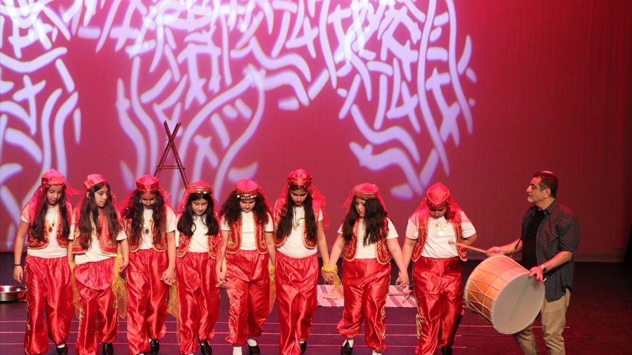 Fransa'da 23 Nisan Ulusal Egemenlik ve Çocuk Bayramı Coşkuyla Kutlandı