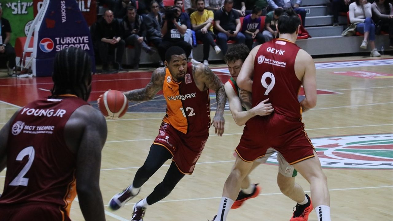 Galatasaray, Deplasmanda Semt77 Yalovaspor'u 88-81 Yenerek 24. Haftayı Galip Tamamladı