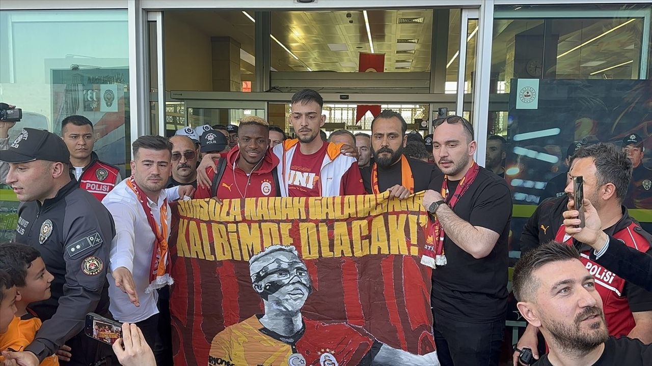 Galatasaray, Ziraat Türkiye Kupası Yarı Finali İçin Konya'ya İndi