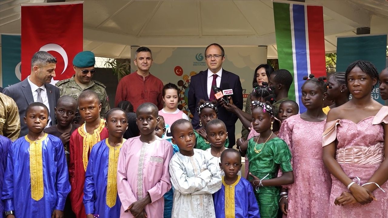 Gambiya'da 23 Nisan Ulusal Egemenlik ve Çocuk Bayramı Kutlamaları