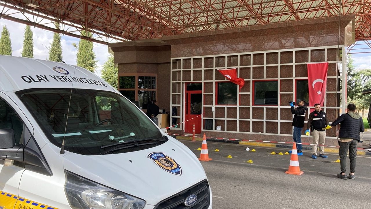 Gaziantep Havalimanı'ndaki Arbede Sonrası İki Kişi Yaralandı