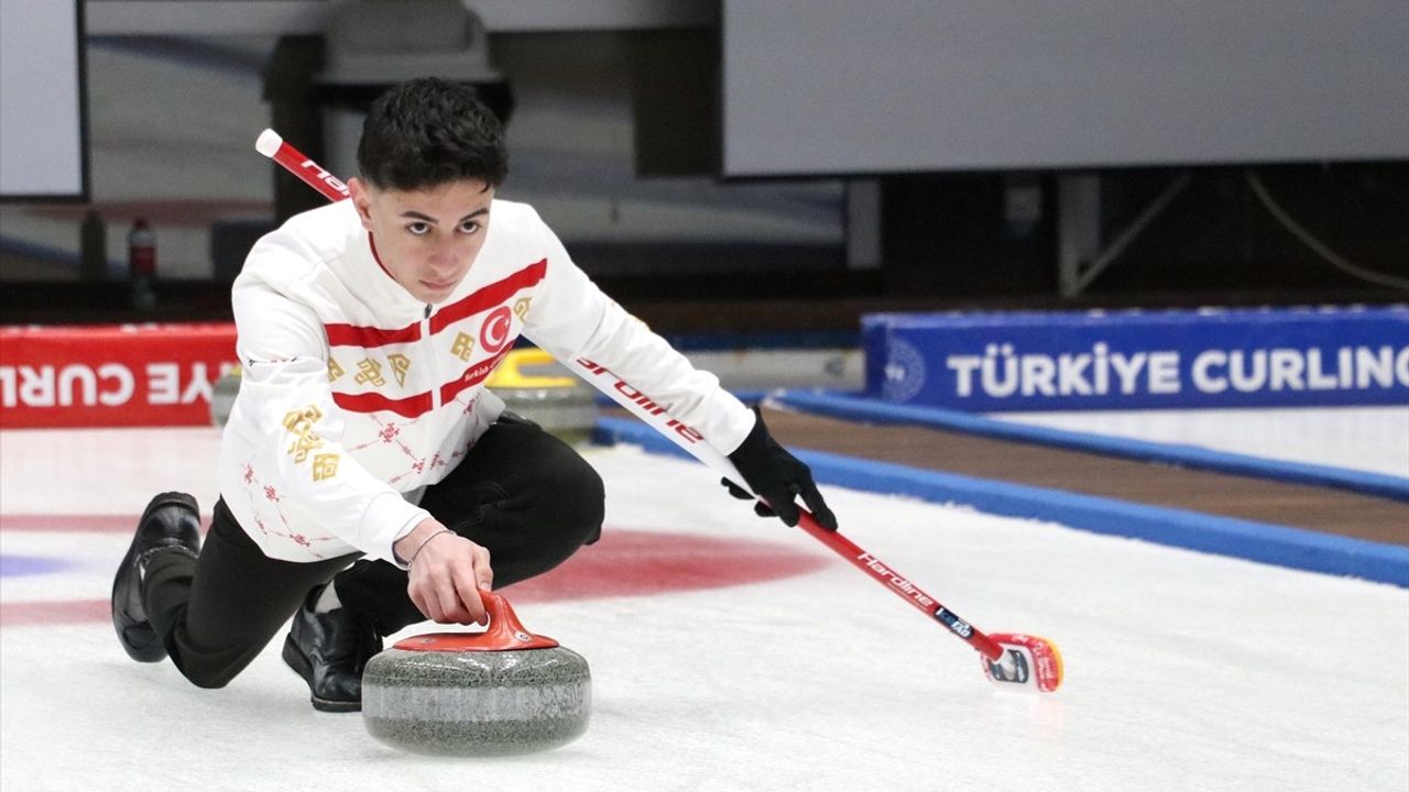 Genç Curling Milli Takımı, Dünya Şampiyonası'na Hazırlanıyor