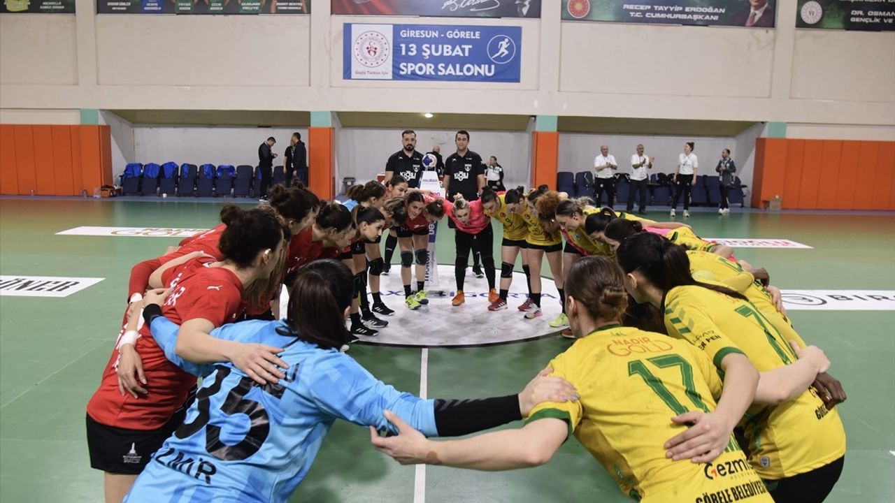 Görele Belediyespor, İzmir Büyükşehir Belediyespor'u 28-25 Yenerek Play-Off'a İyi Bir Başlangıç Yaptı
