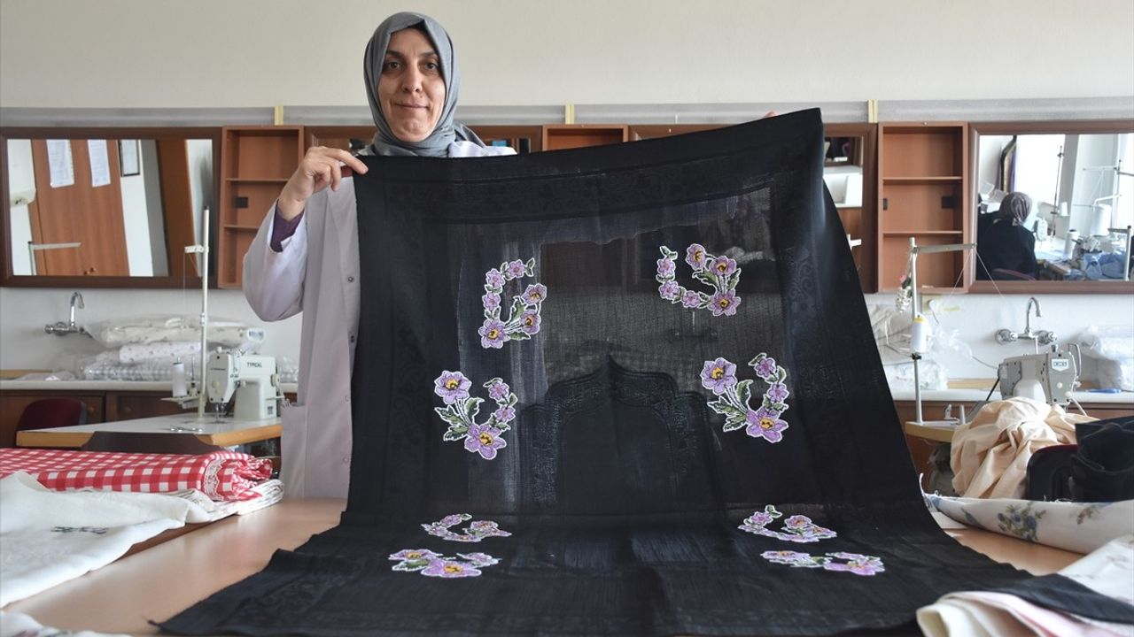 Gümüşhane'de Çeyiz Sandıkları Yeniden Hayat Buluyor