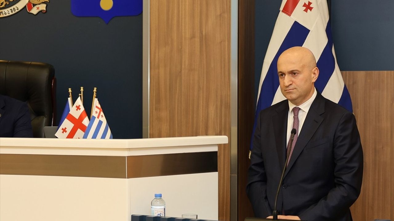 Gürcistan'ın Acara Özerk Cumhuriyeti'nde Yeni Hükümet Başkanı Sulkhan Tamazaşvili Atandı