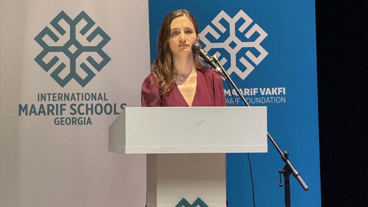 Gürcistan Uluslararası Maarif Okulları'ndan Şiir Dinletisi