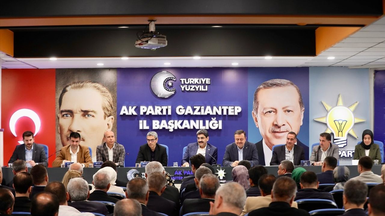 Hakan Aksu, AK Parti Gaziantep İl Başkanlığını Ziyaret Etti