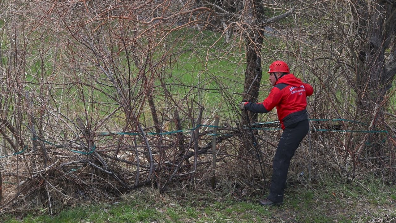 Hakkari'de Kayıp Kadın için Arama Çalışmaları Devam Ediyor