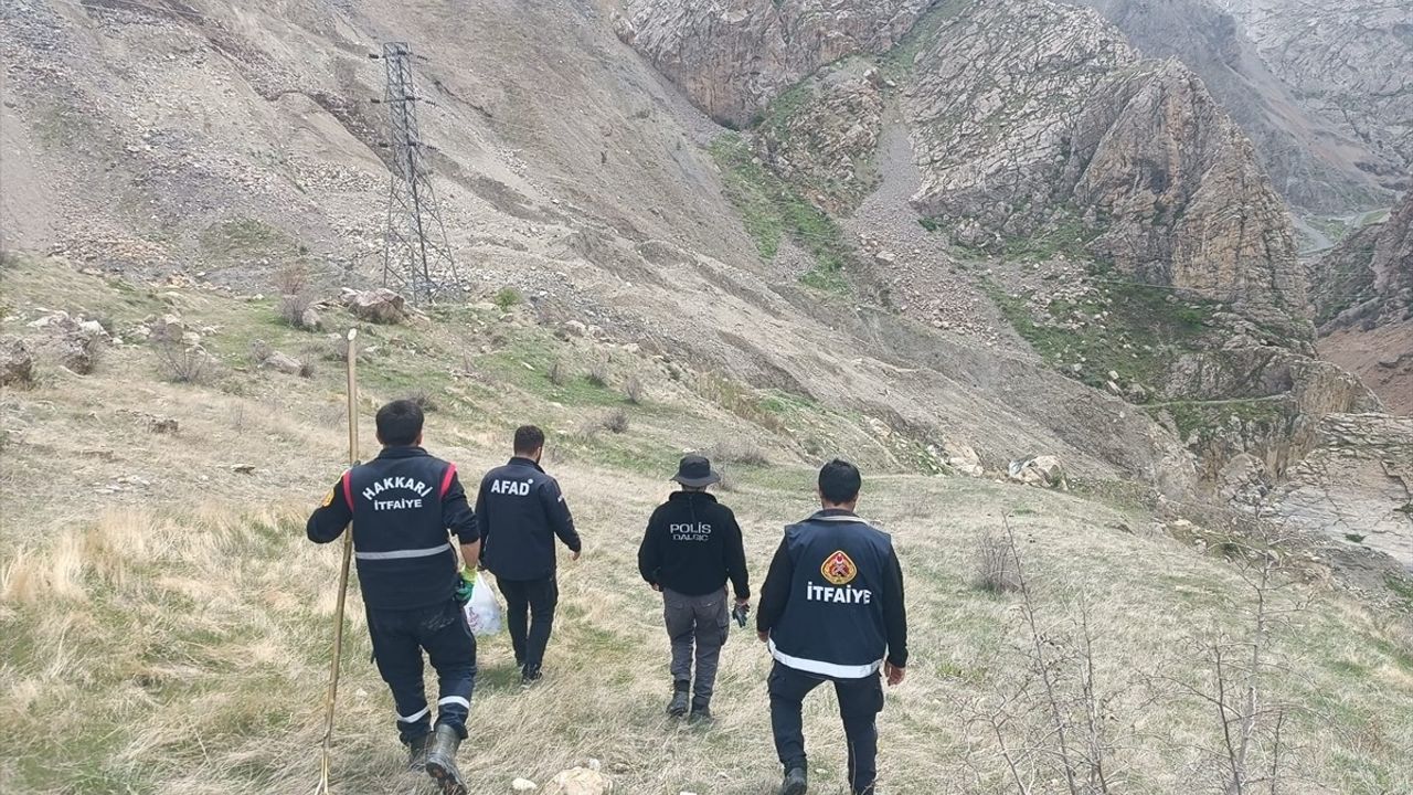 Hakkari'de Kayıp Kadın İçin Arama Çalışmaları Devam Ediyor
