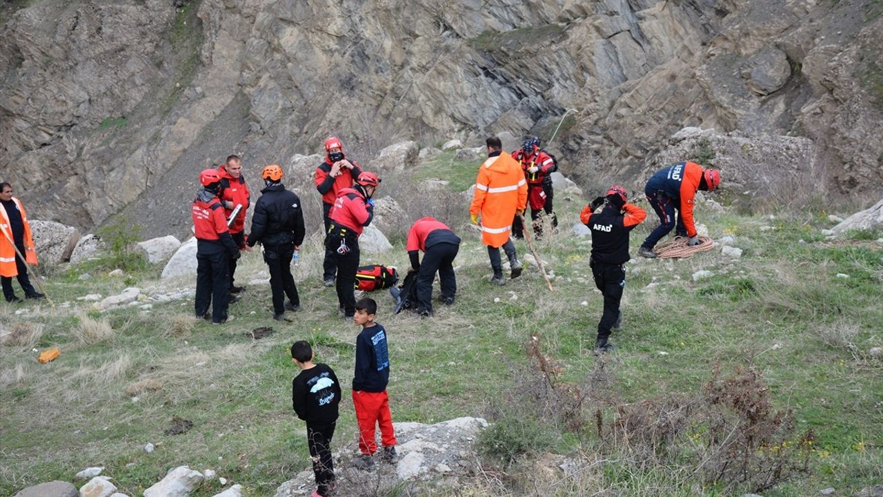 Hakkari'de Kayıp Kadını Arama Çalışmaları Dördüncü Günde Devam Ediyor