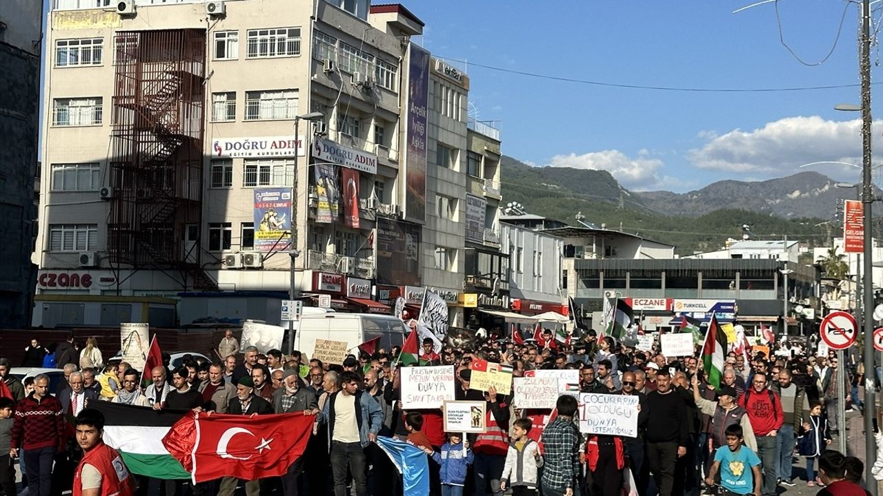 Hatay'da İsrail'in Gazze'ye Saldırıları Protesto Edildi