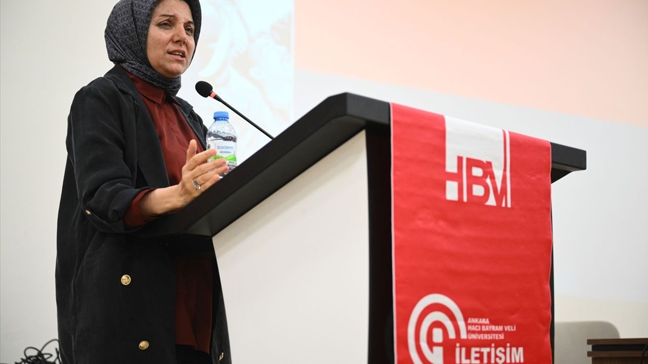 HBV İletişim Fakültesinde 'Medyanın Sınırlarını Kim Belirler?' Semineri Düzenlendi