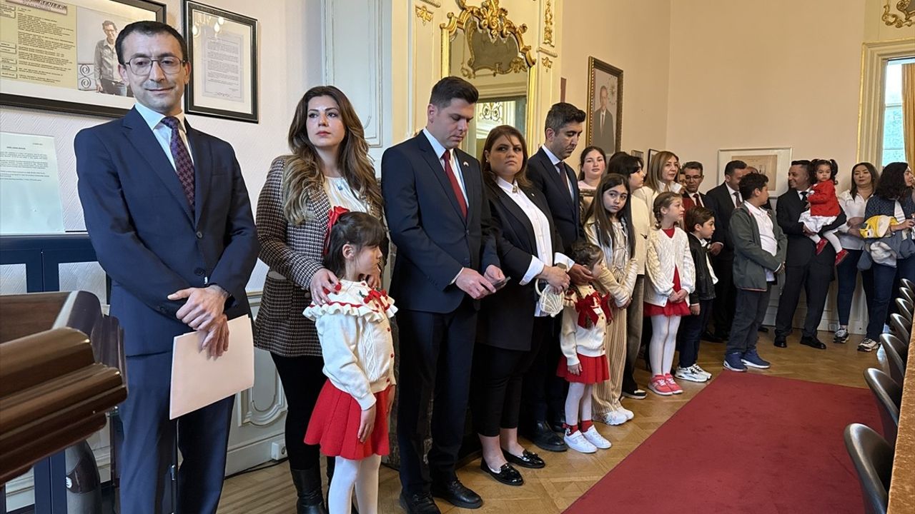 Hollanda'da Yeni Lale Türüne 'Anadolu' İsim Verildi