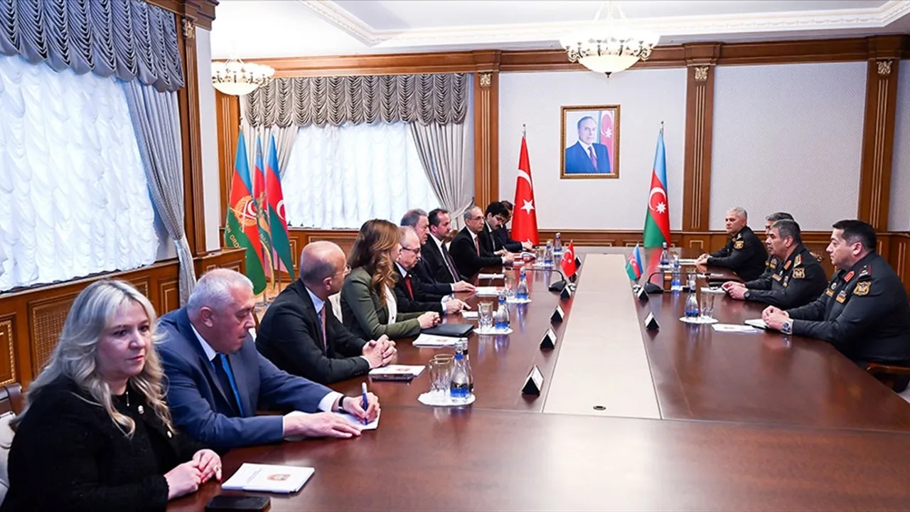 Hulusi Akar, Azerbaycan Savunma Bakanı Zakir Hasanov ile Görüştü
