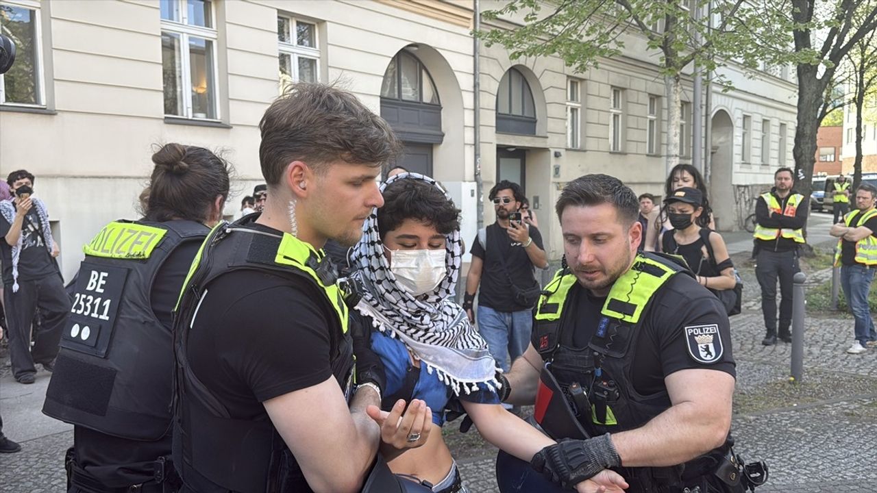 Humboldt Üniversitesinde Filistin'e Destek Gösterisi Düzenlendi