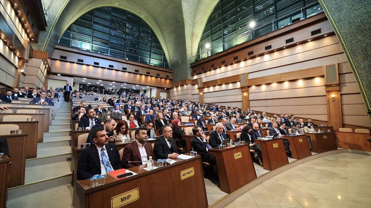 İBB Meclisi'nde Borçlar ve Harcamalar Gündemde