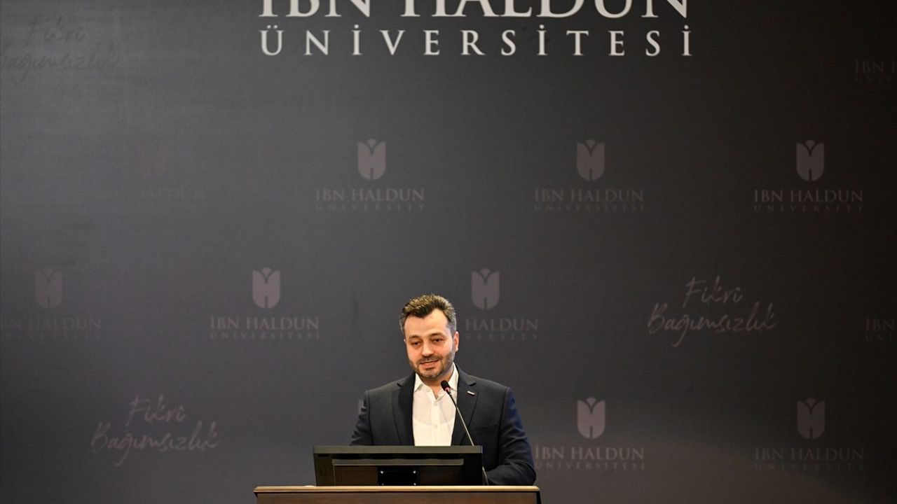 İbn Haldun Üniversitesi'nde Hadis Ezberleme Yarışması Ödül Töreni Düzenlendi