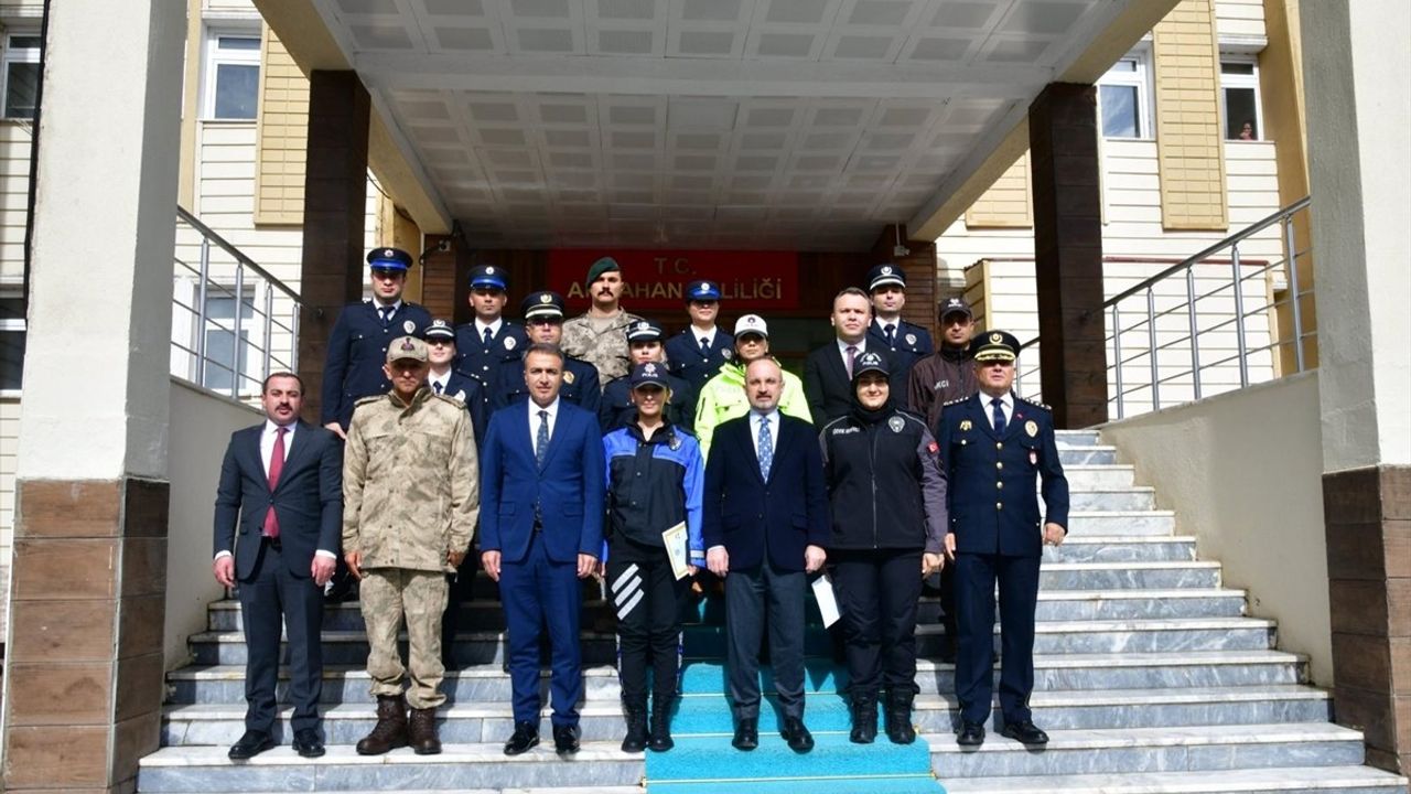 İçişleri Bakan Yardımcısı Bülent Turan, Ardahan'da Sokak Güvenliği ve Hayvan Hakları Üzerine Açıklamalarda Bulundu