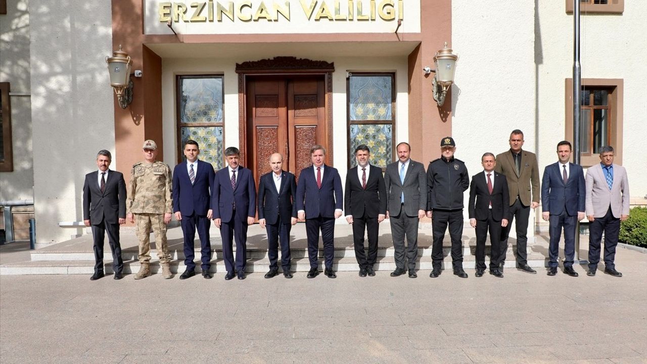 İçişleri Bakan Yardımcısı Mehmet Aktaş, Erzincan'da Ziyaretlerde Bulundu