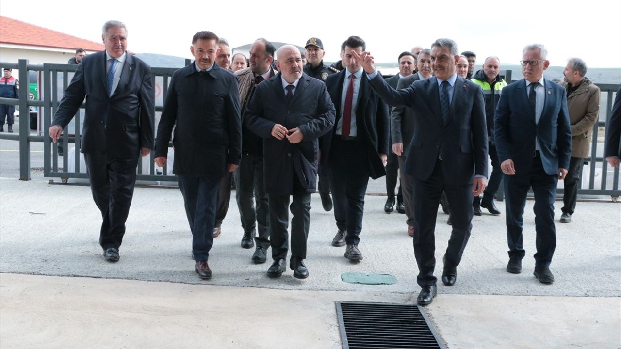 İçişleri Bakan Yardımcısı Sağlam, Yozgat'ta Sahipsiz Hayvanlar İçin Barınakları İnceledi