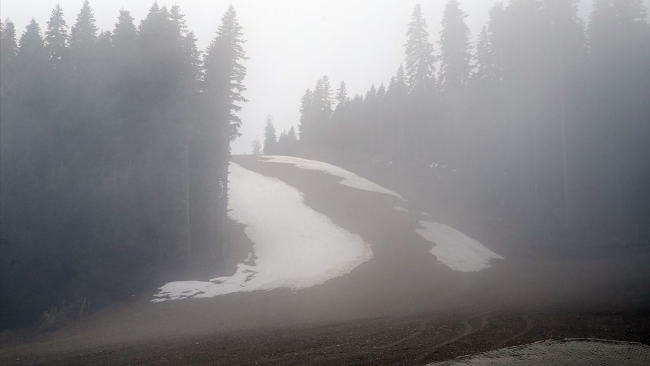 Ilgaz Dağı'nda Etkili Olan Sis ve Kar Yağışı