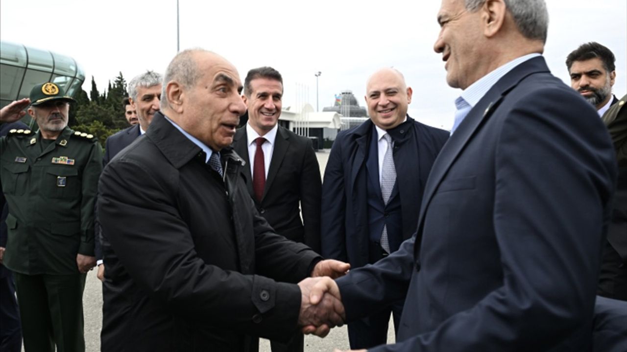 İran Cumhurbaşkanı Mesud Pezeşkiyan Azerbaycan'ı Ziyaret Etti
