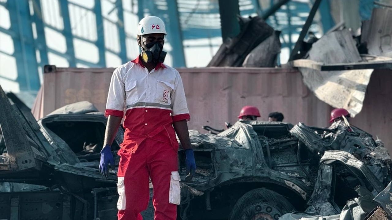 İran'daki Bender Abbas Limanı'ndaki Patlama Sonrası Can Kaybı 65'e Çıktı