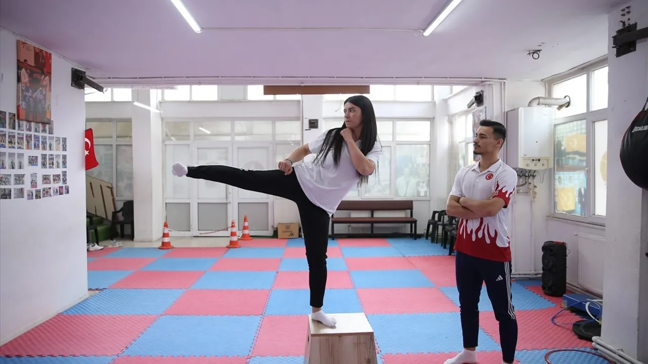 İşitme Engelli Milli Tekvandocu Didem Kirazcı'nın Hedefi Olimpiyat Şampiyonluğu