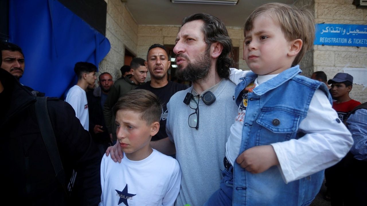 İsrail, Refah'taki Katliamın Tanığı Sağlık Çalışanını 37 Gün Sonra Serbest Bıraktı