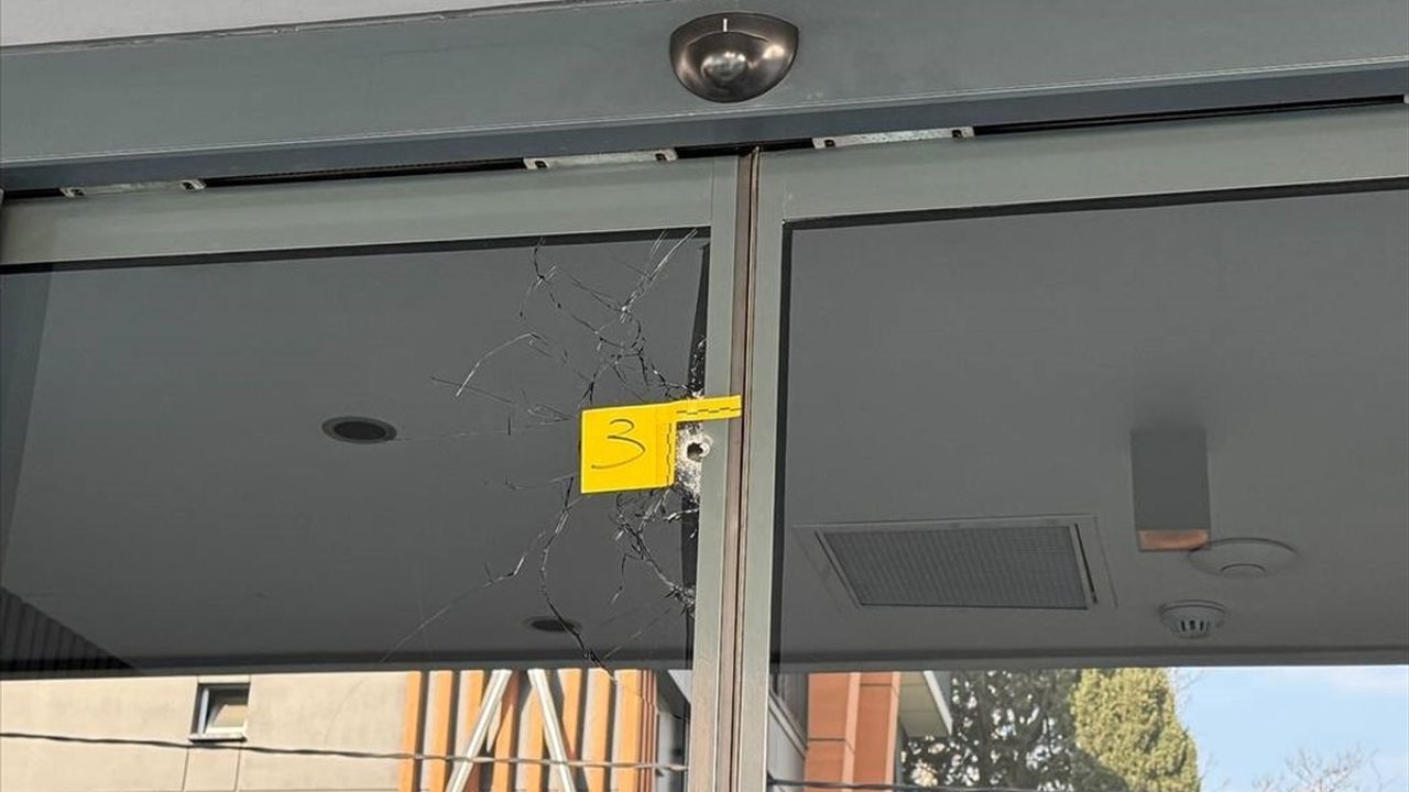 İstanbul Avcılar'da İki Otele Silahlı Saldırı Gerçekleşti