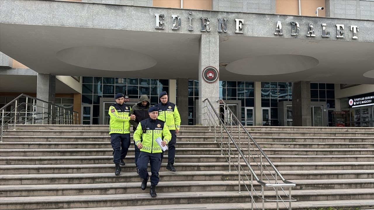 İstanbul Büyükşehir Belediyesi Çalışanı Edirne'de Göçmen Kaçakçılığı İddiasıyla Tutuklandı