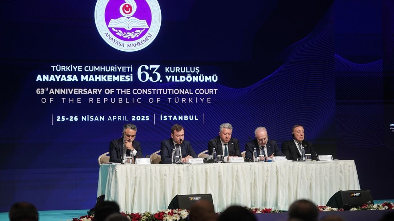 İstanbul'da '21. Yüzyılda Anayasa Yargısının Geleceği' Sempozyumu Tamamlandı
