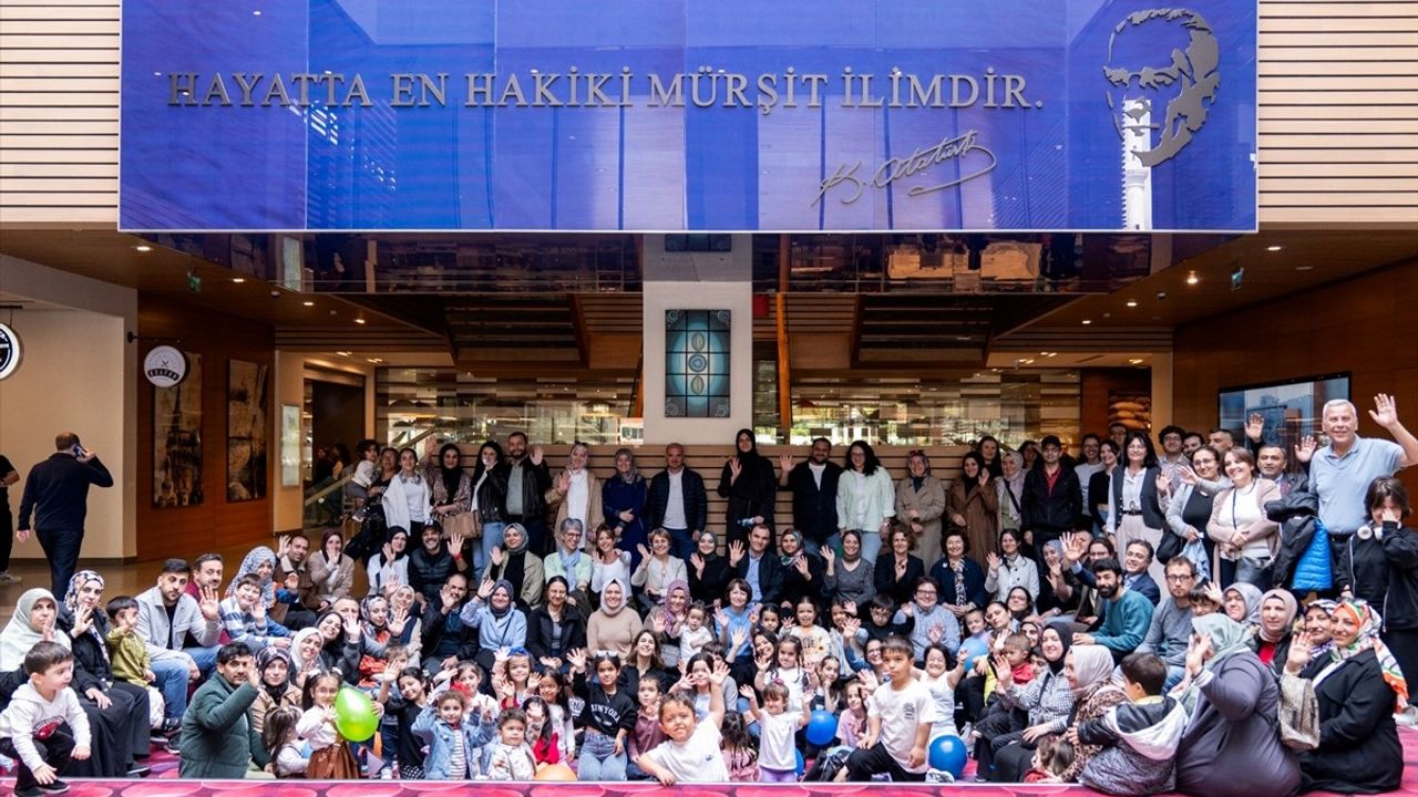 İstanbul'da 'Akondroplazi ile Yaşam' Programı Düzenlendi