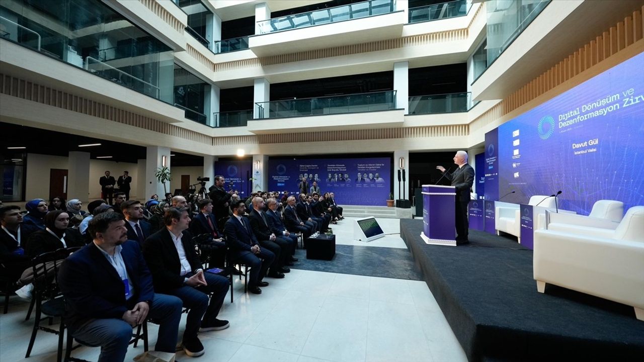 İstanbul'da Dijital Dönüşüm ve Dezenformasyon Zirvesi Gerçekleşti
